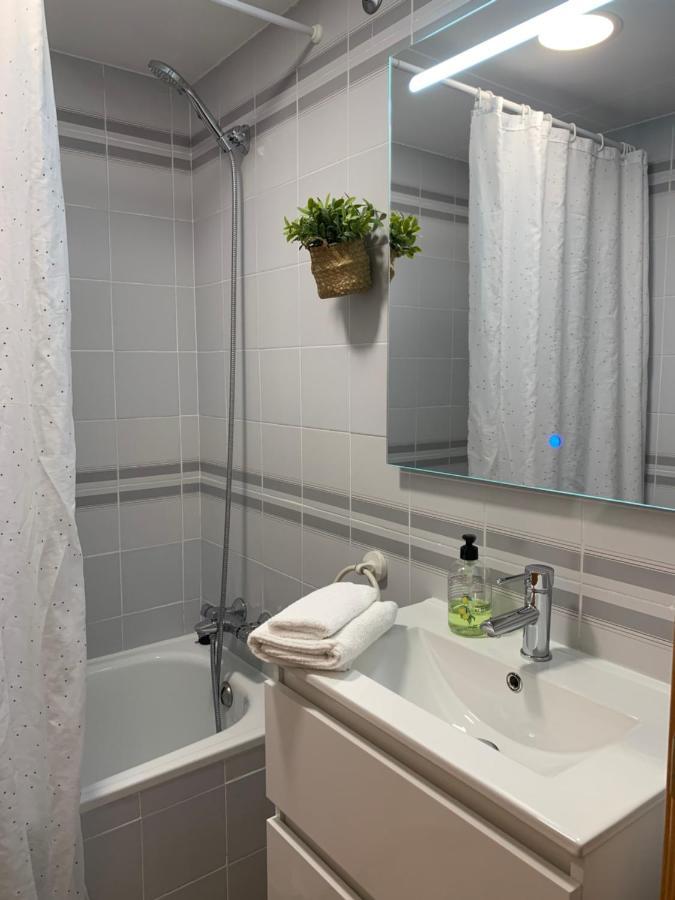 Apartamento Con Vistas Al Mar - Wifi - Aire Acondicionado Емпуріабрава Екстер'єр фото